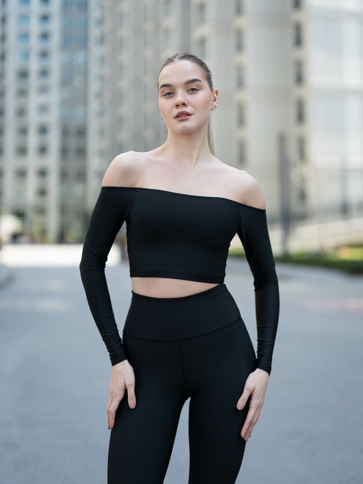 Rahat Omuz Açık Tshirt 082