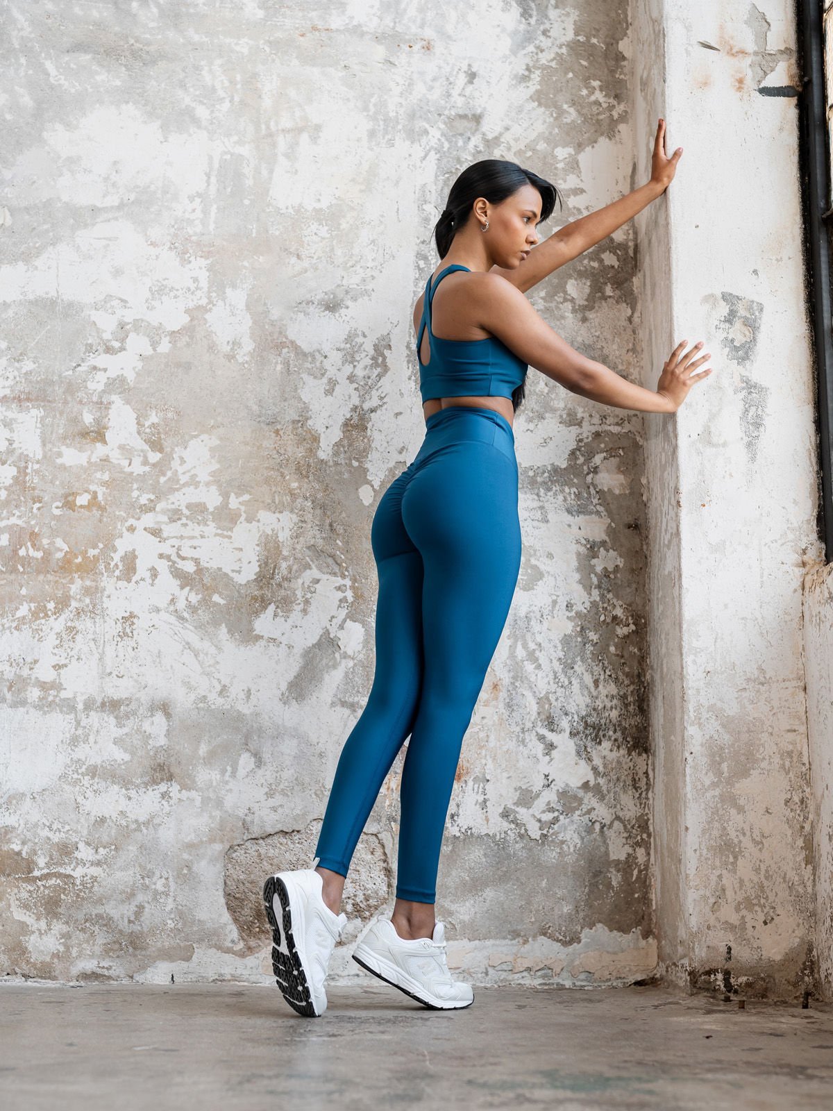 740 Petrol Scrunch Butt Leggings