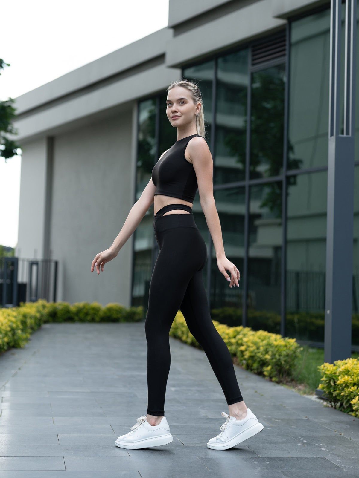 Siyah Yanı Açık Spor Tayt 814