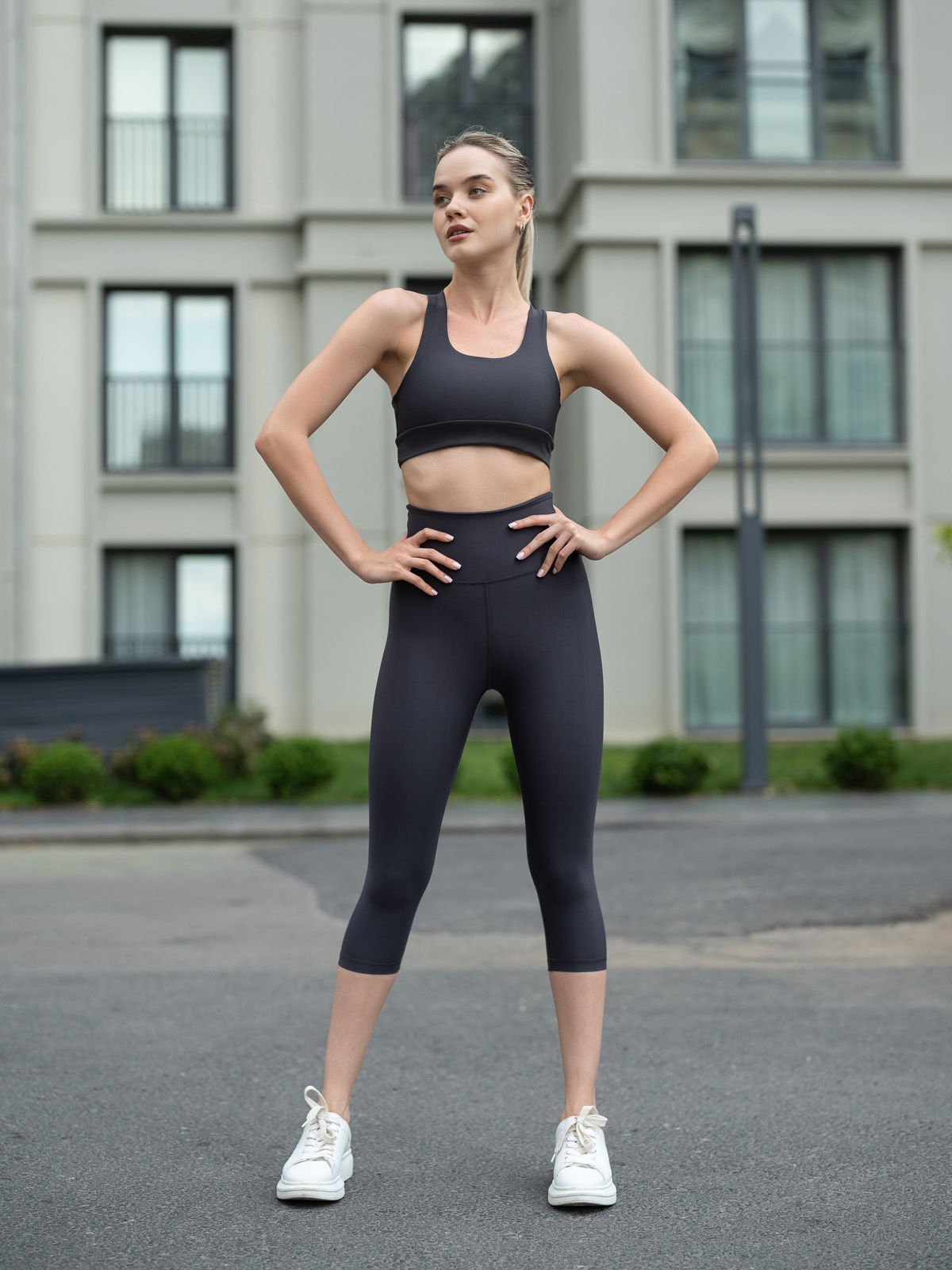 944 Antrasit Kapri Tayt