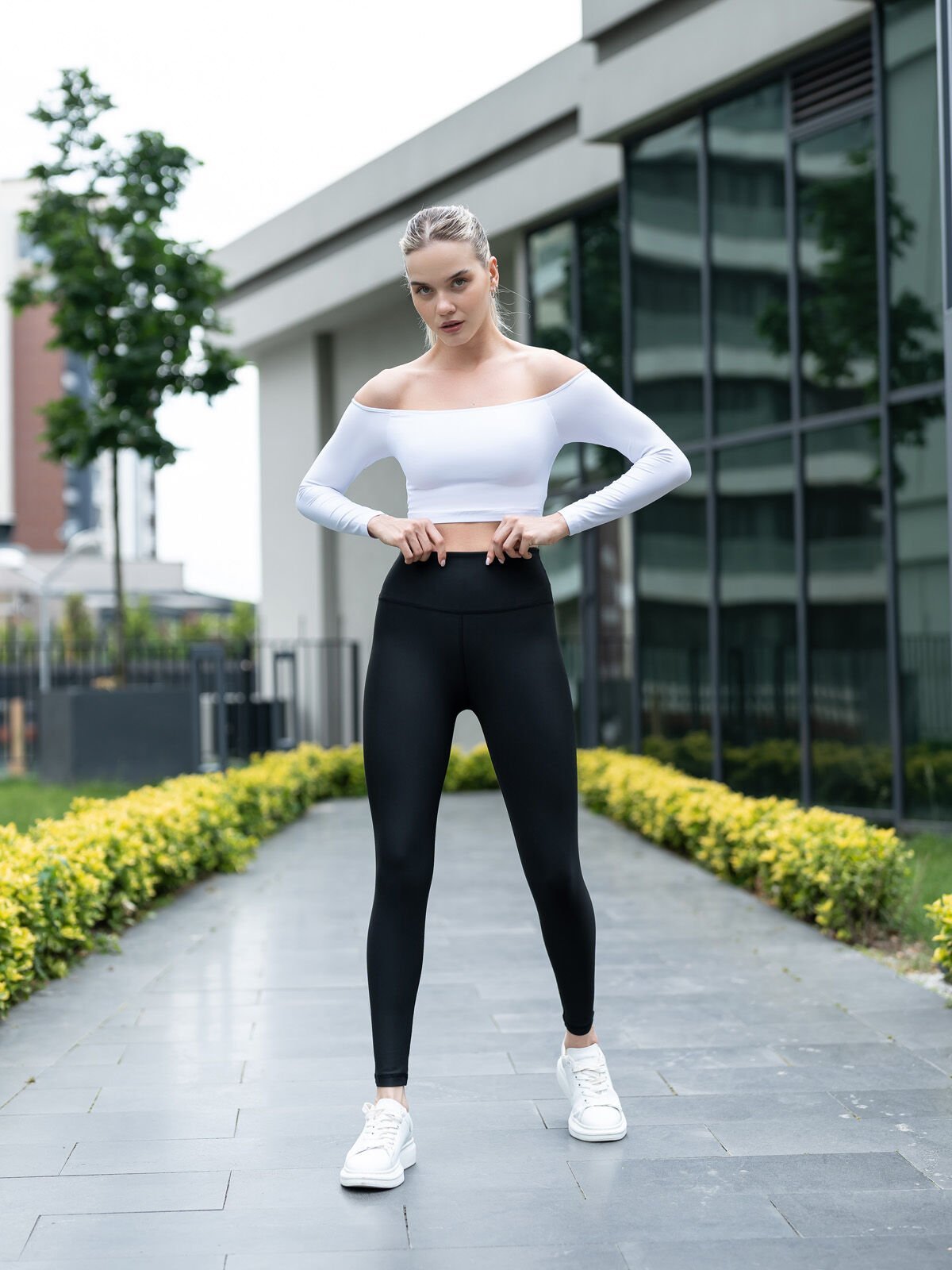 Rahat Omuz Açık Tshirt Beyaz Renk 083