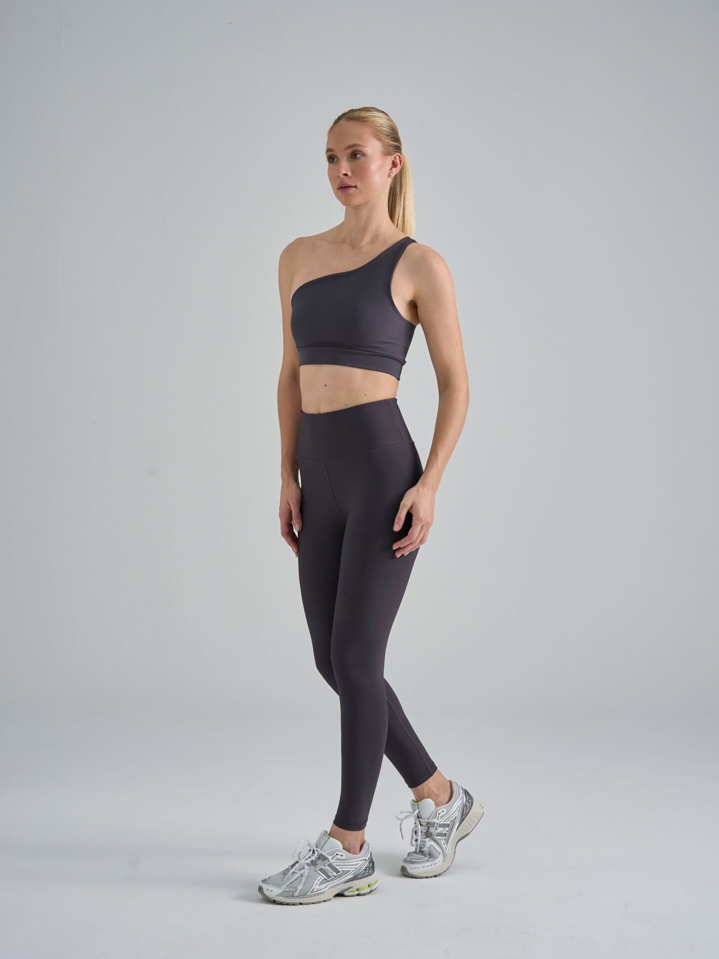 Tek Omuz Antrasit Spor Bustiyer 607