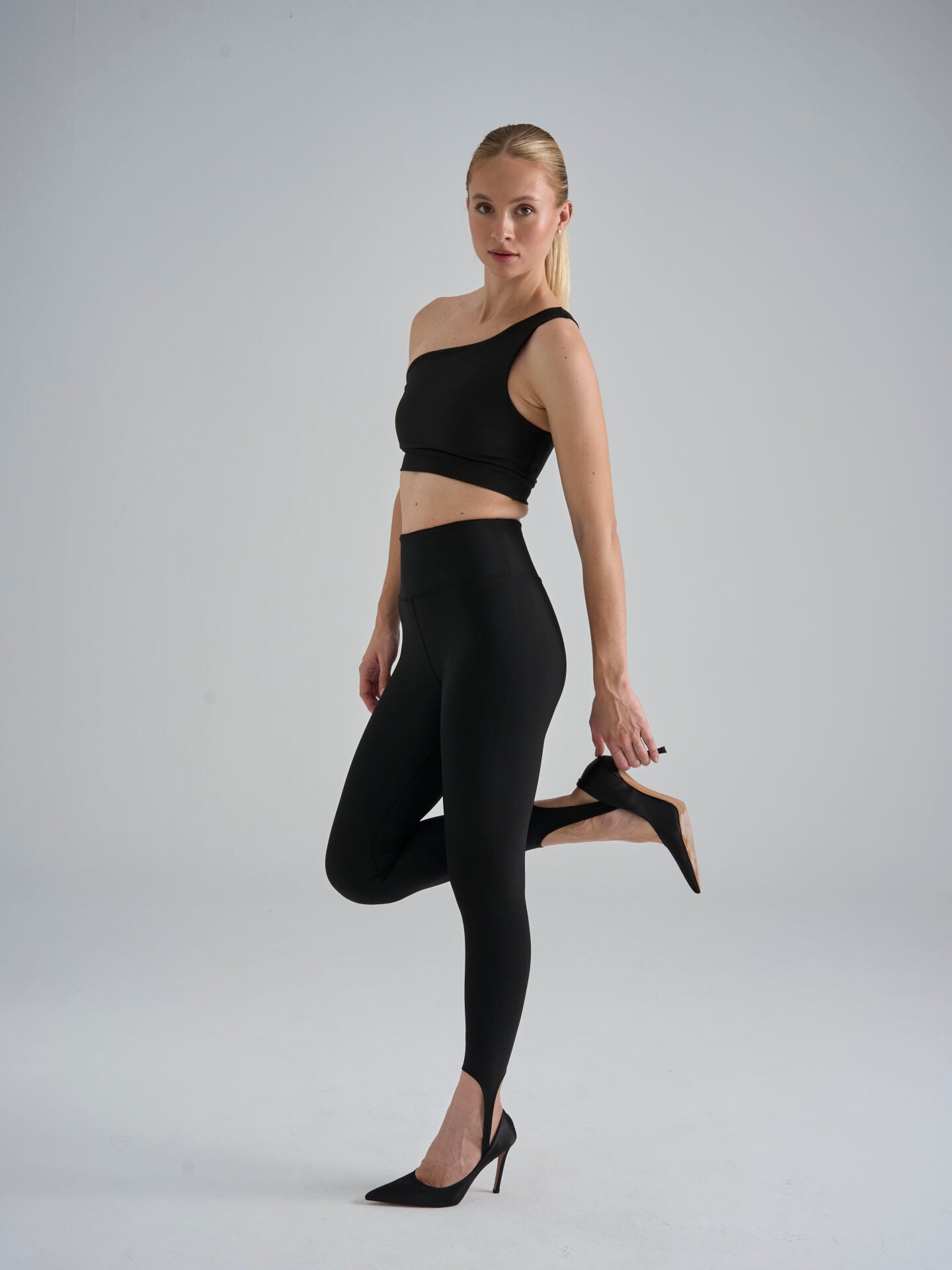 Tek Omuz Siyah Spor Bustiyer 610