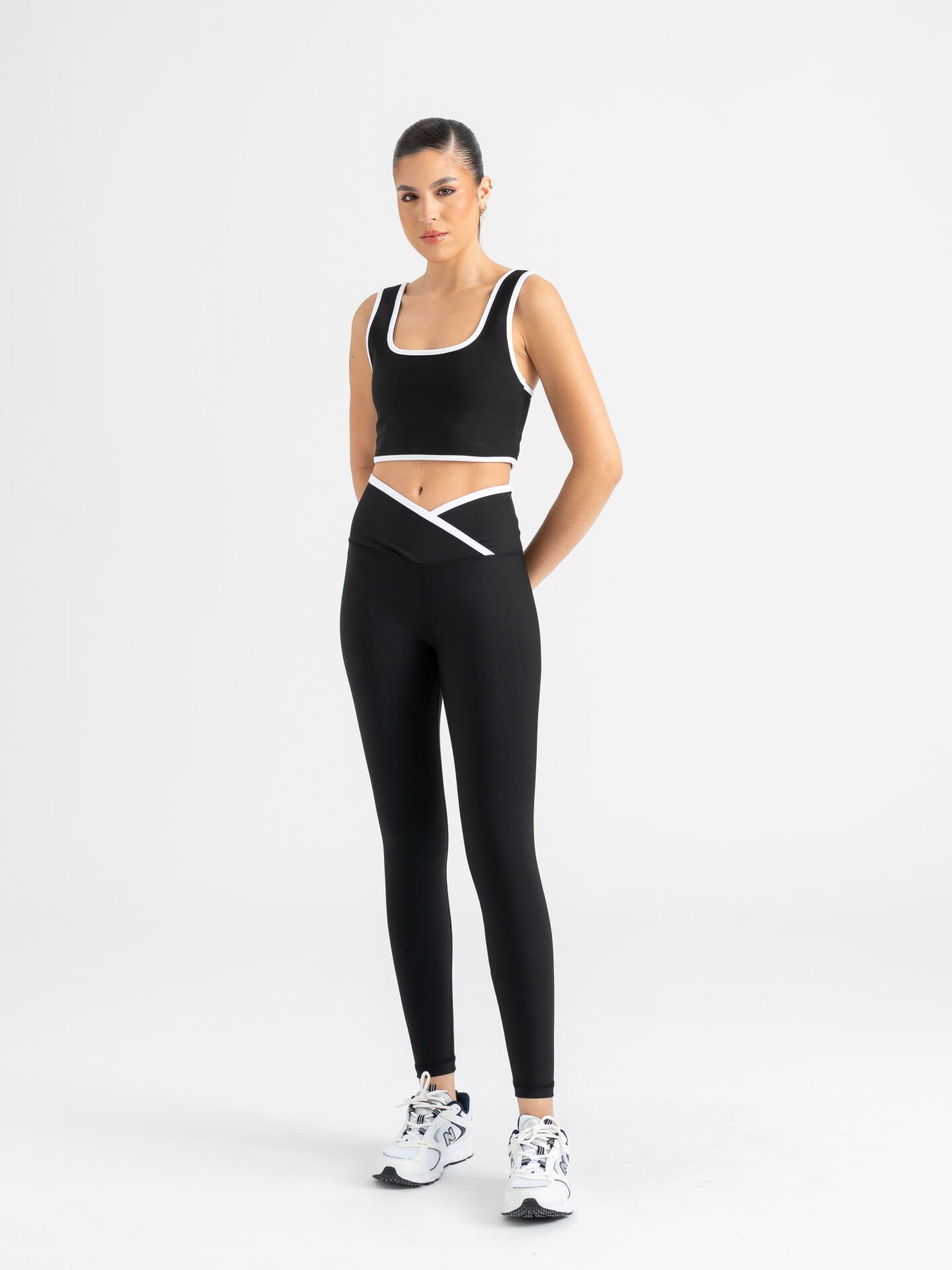 V Bel Kontrast Spor Tayt Siyah Renk 550