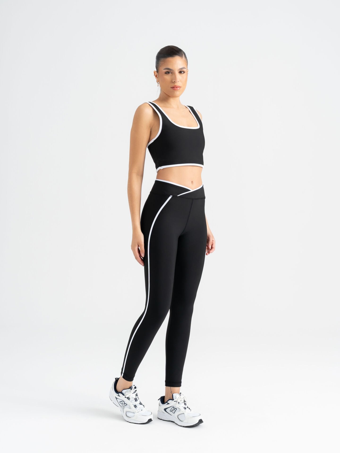 V-Line Spor Tayt Siyah Renk 556