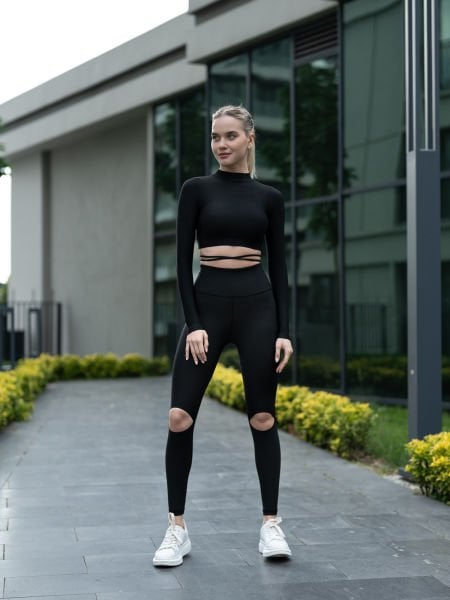 Siyah Dizleri Yırtık Spor Tayt 788