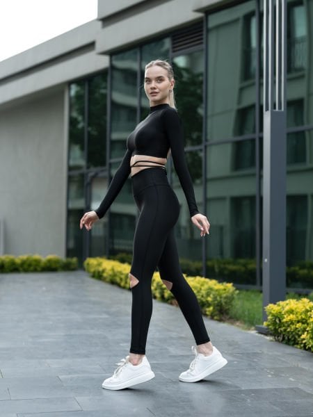 Siyah Dizleri Yırtık Spor Tayt 788