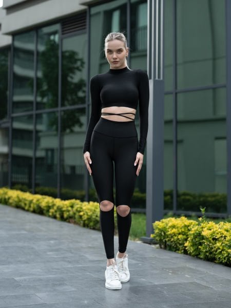 Siyah Dizleri Yırtık Spor Tayt 788